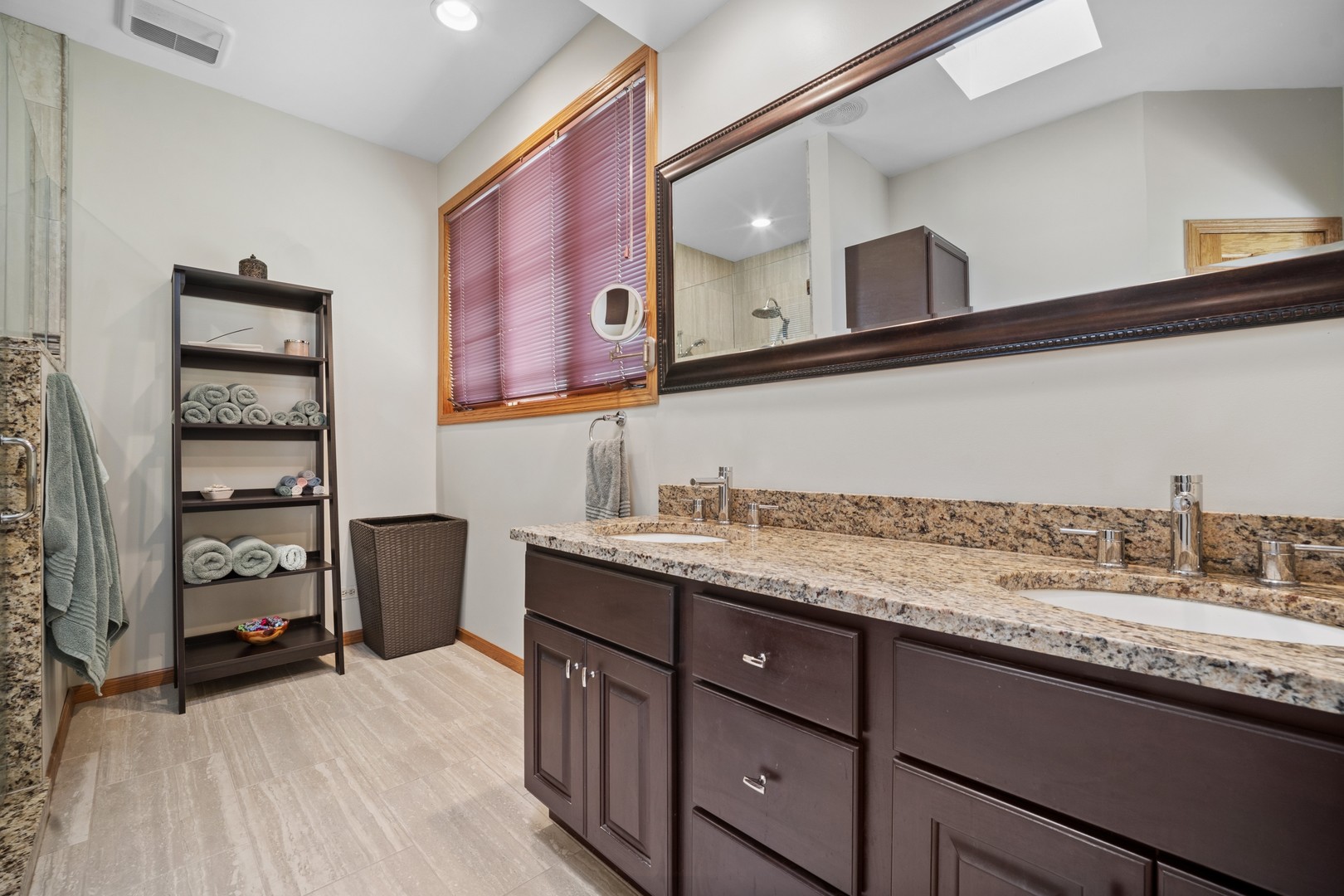 12749215 Property Photo 15