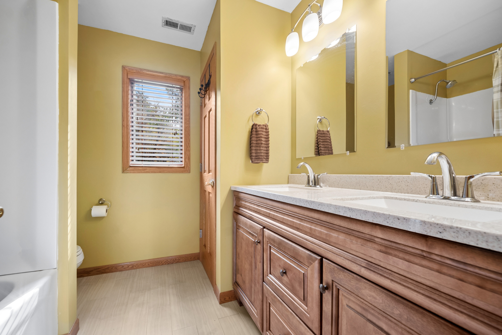 12749215 Property Photo 23