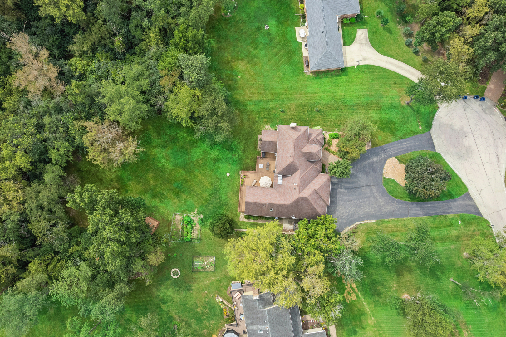 12749215 Property Photo 33