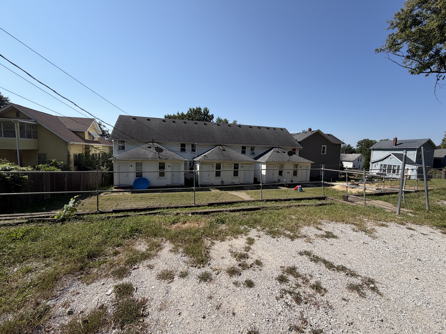 1604-1614 W 9th Street Property Photo 2