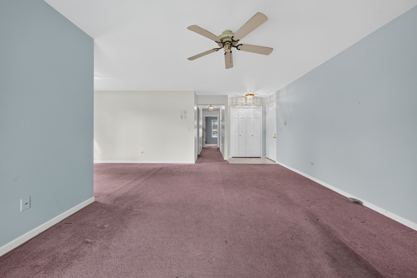 1402 W Hawkes Street 3 Property Photo 10
