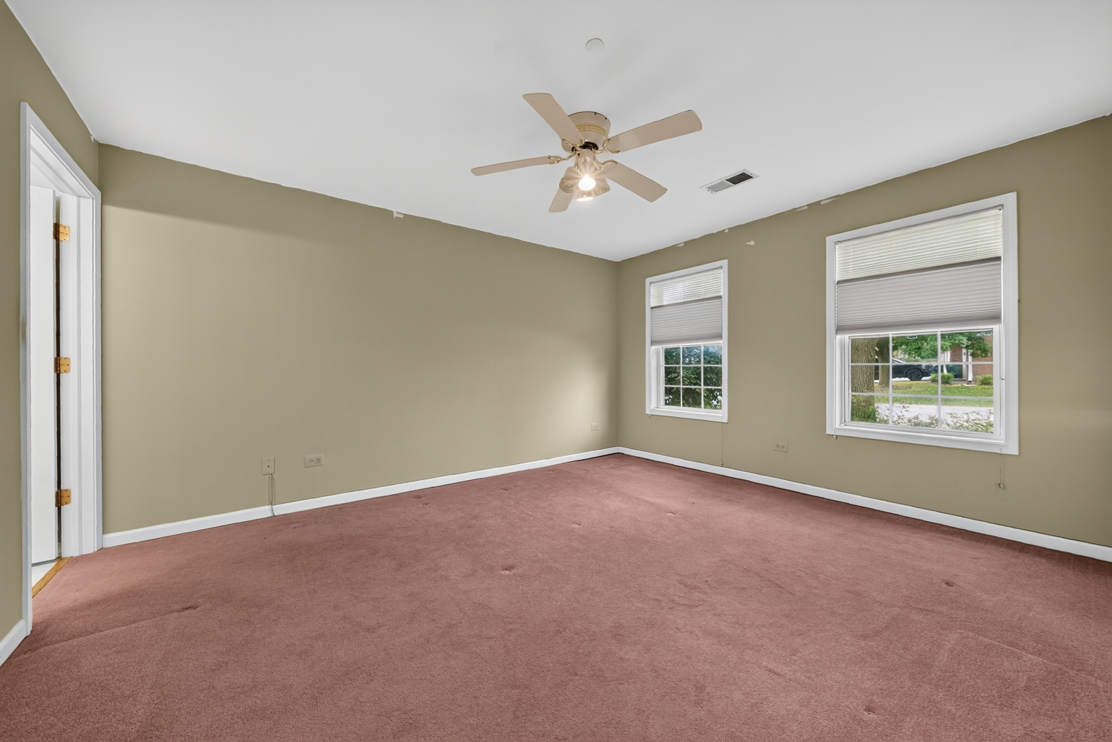 1402 W Hawkes Street 3 Property Photo 18