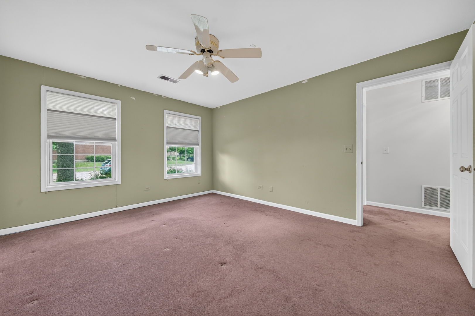 1402 W Hawkes Street 3 Property Photo 19