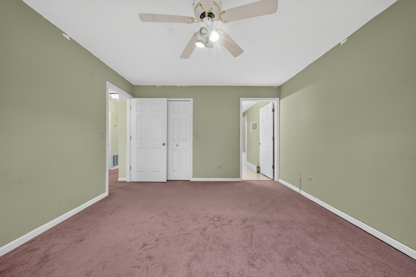 1402 W Hawkes Street 3 Property Photo 20