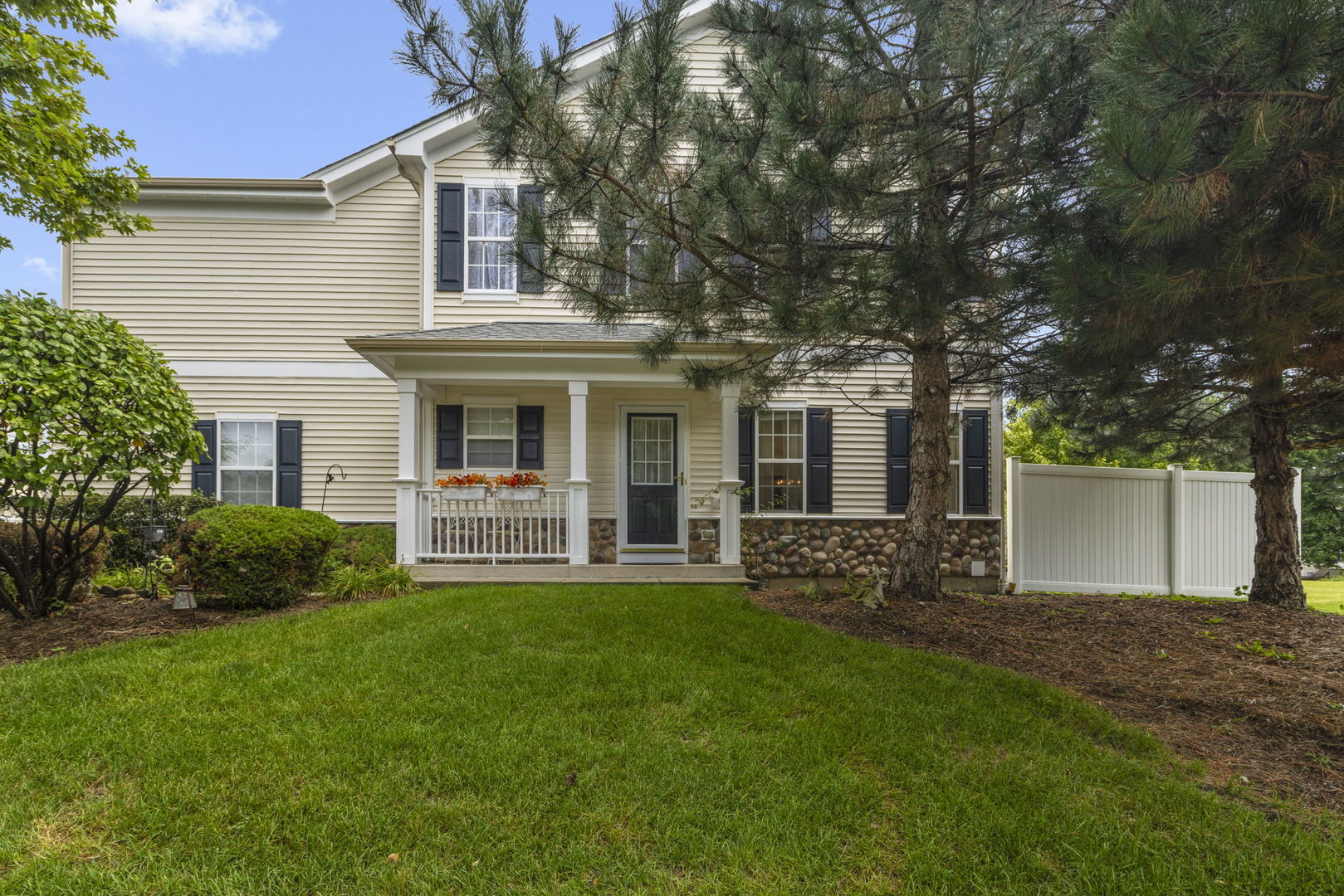 2702 Kendall Crossing Property Photo 1