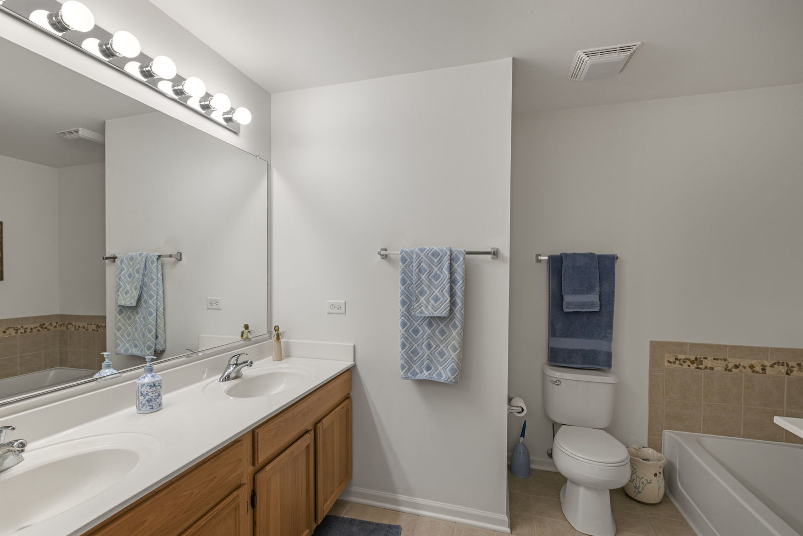 2702 Kendall Crossing Property Photo 17