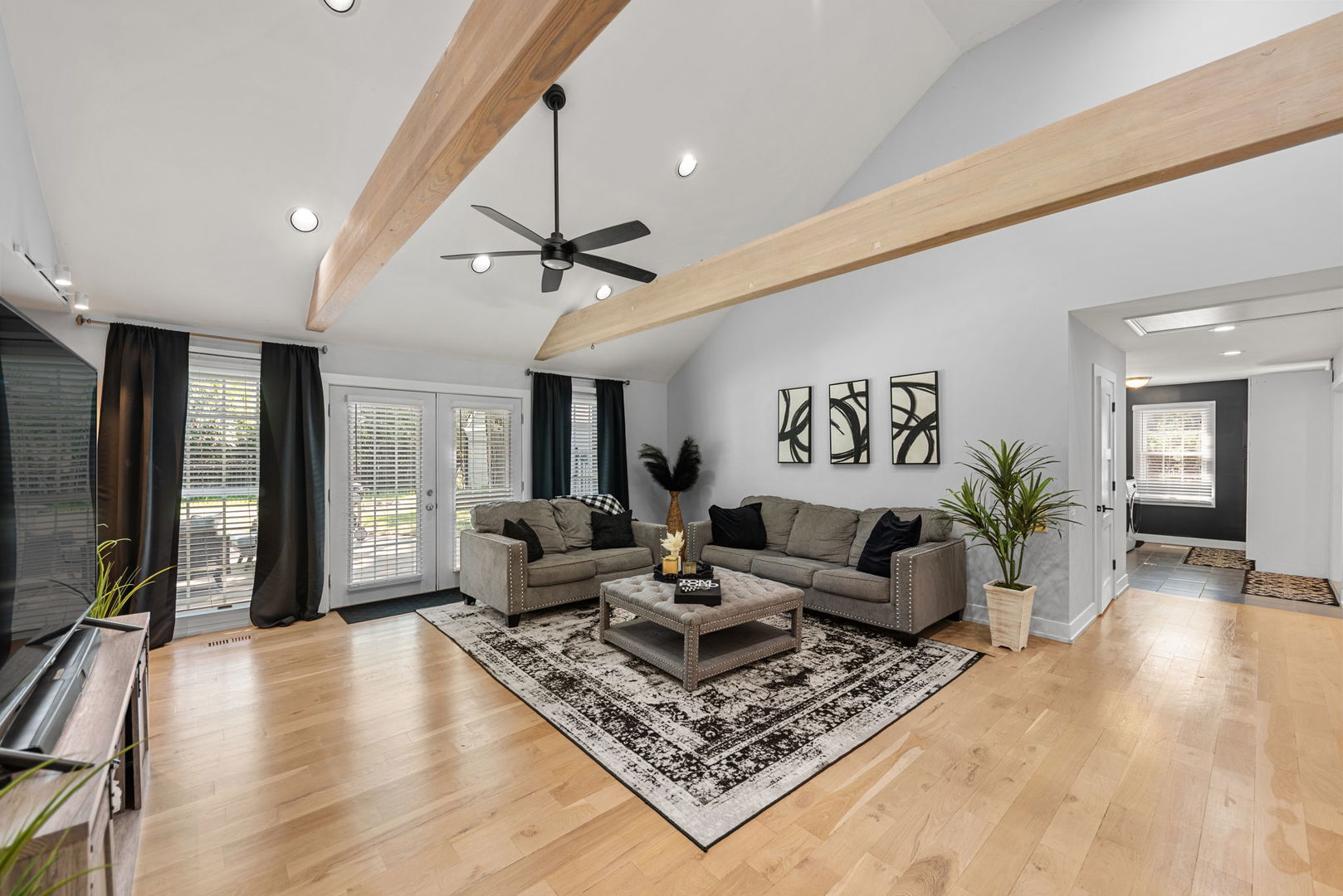 1195 Longmeadow Road Property Photo 14