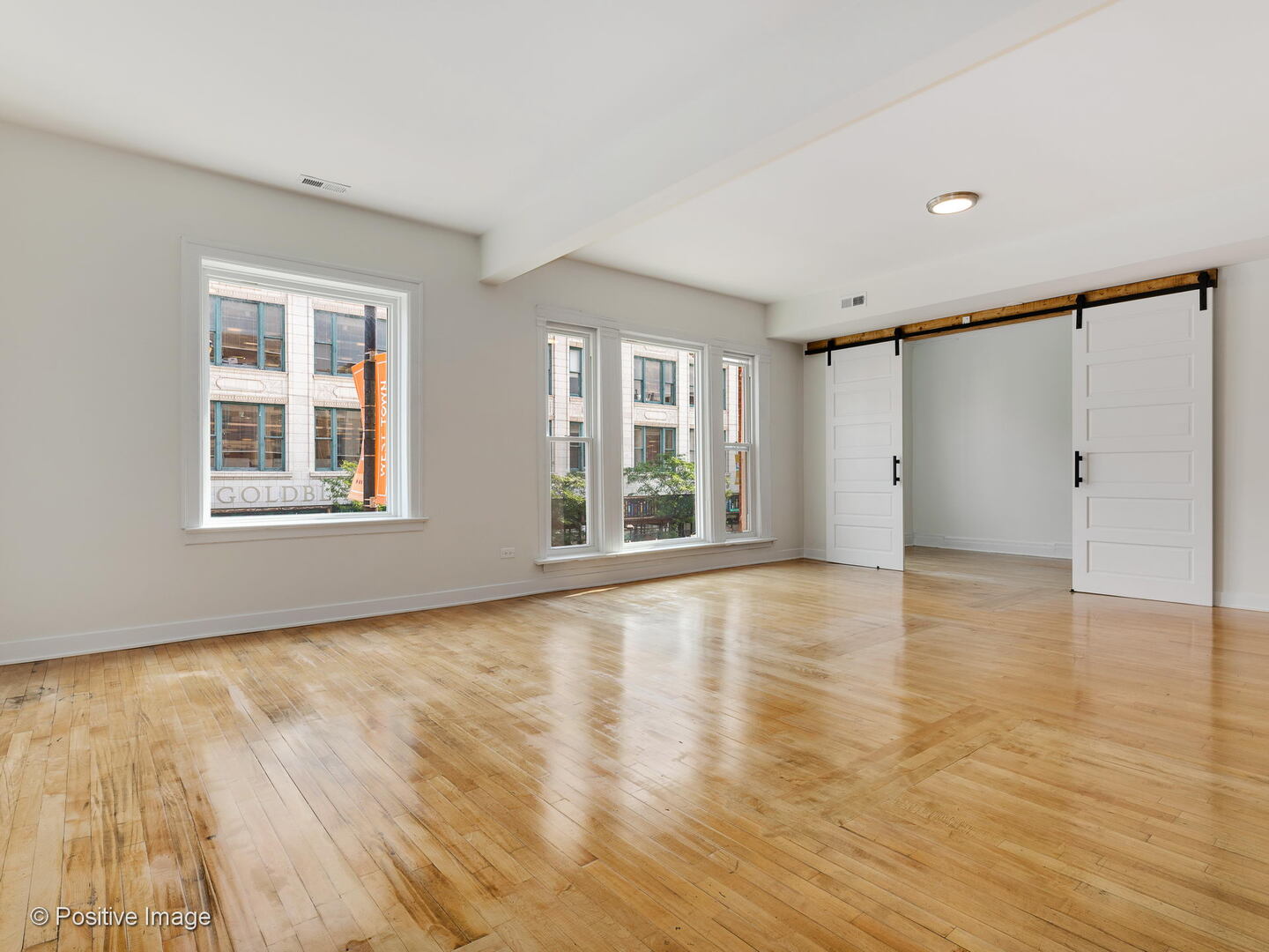 1618 W Chicago Avenue 2 Property Photo 2