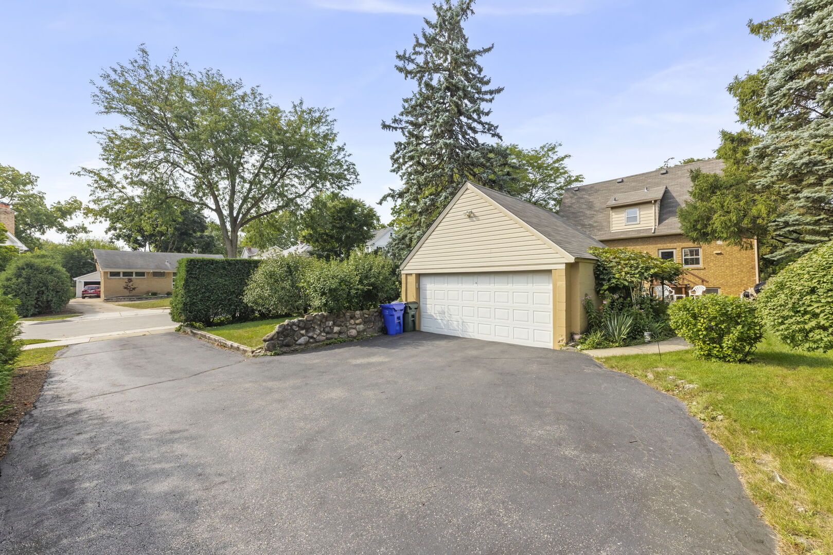 303 Hillside Avenue Property Photo 28