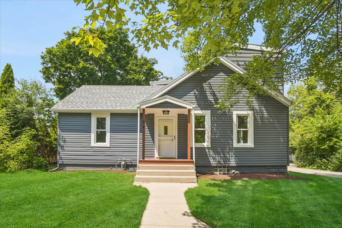 818 Bach Street Property Photo 1