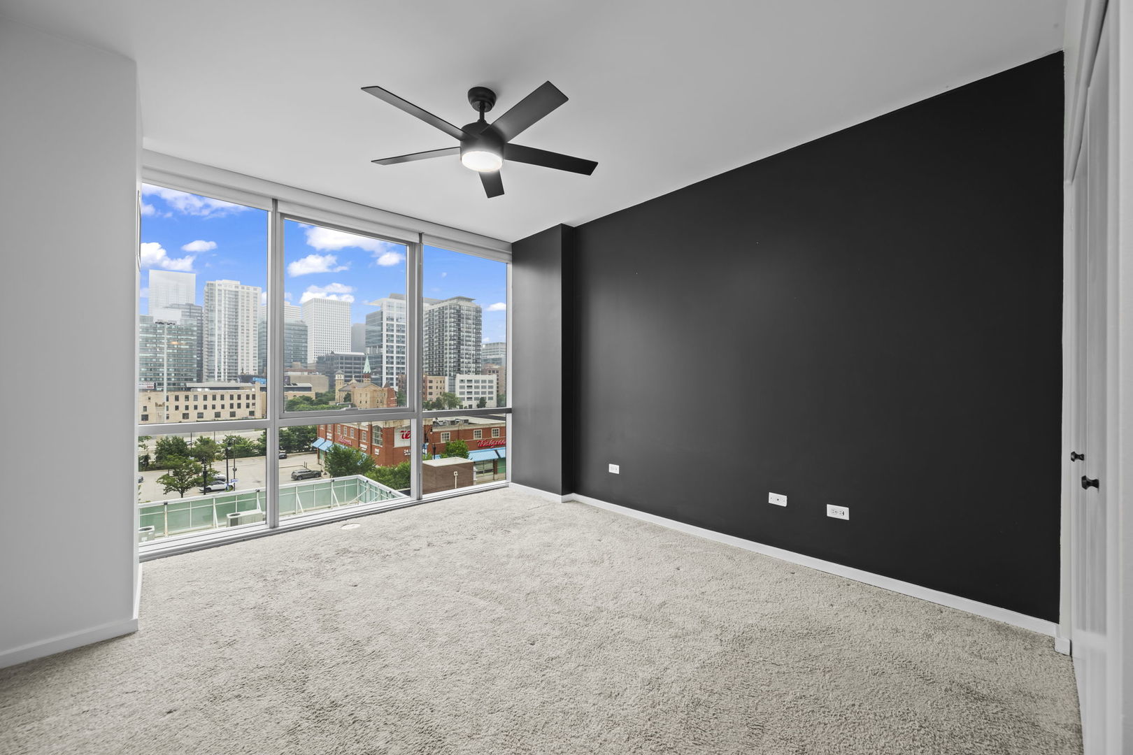 123 S Green Street 604b Property Photo 9