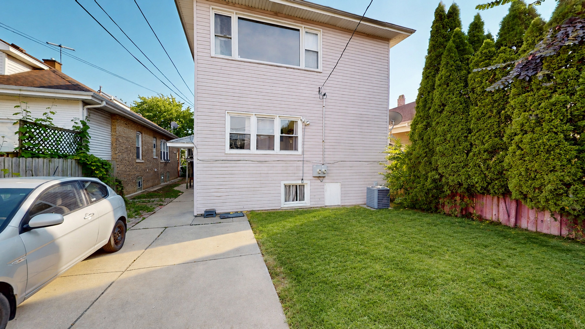 5242 W Roscoe Street 2 Property Photo 12