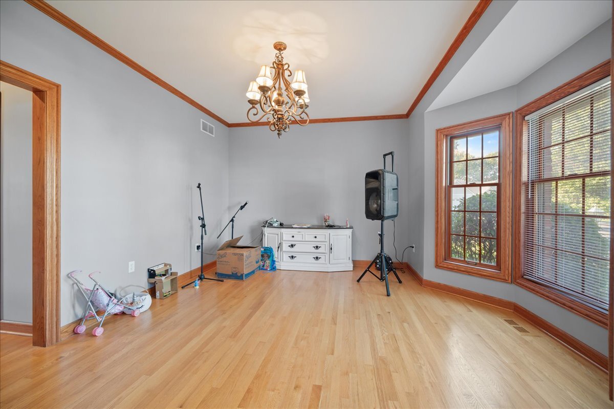 1084 Redwood Drive Property Photo 6
