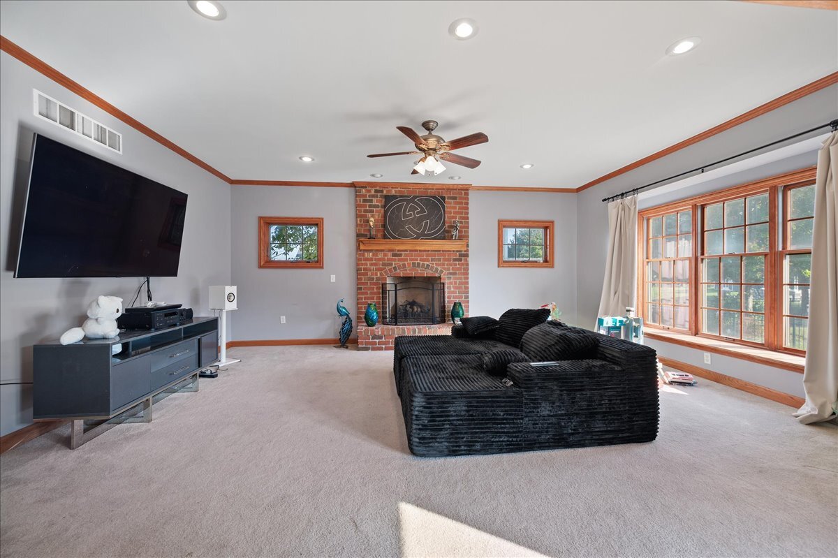 1084 Redwood Drive Property Photo 10