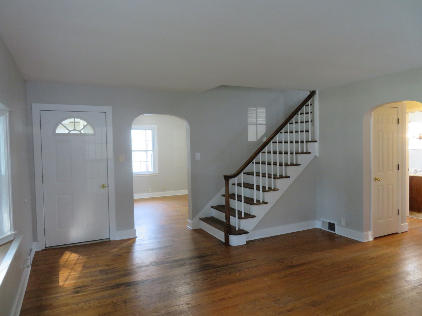856 E Jefferson Street Property Photo 3