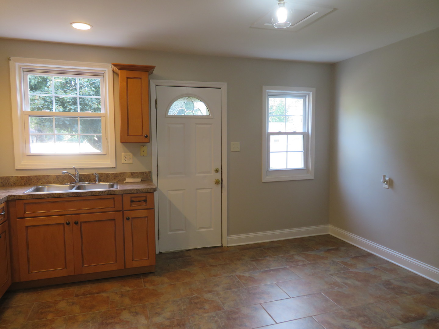 856 E Jefferson Street Property Photo 9