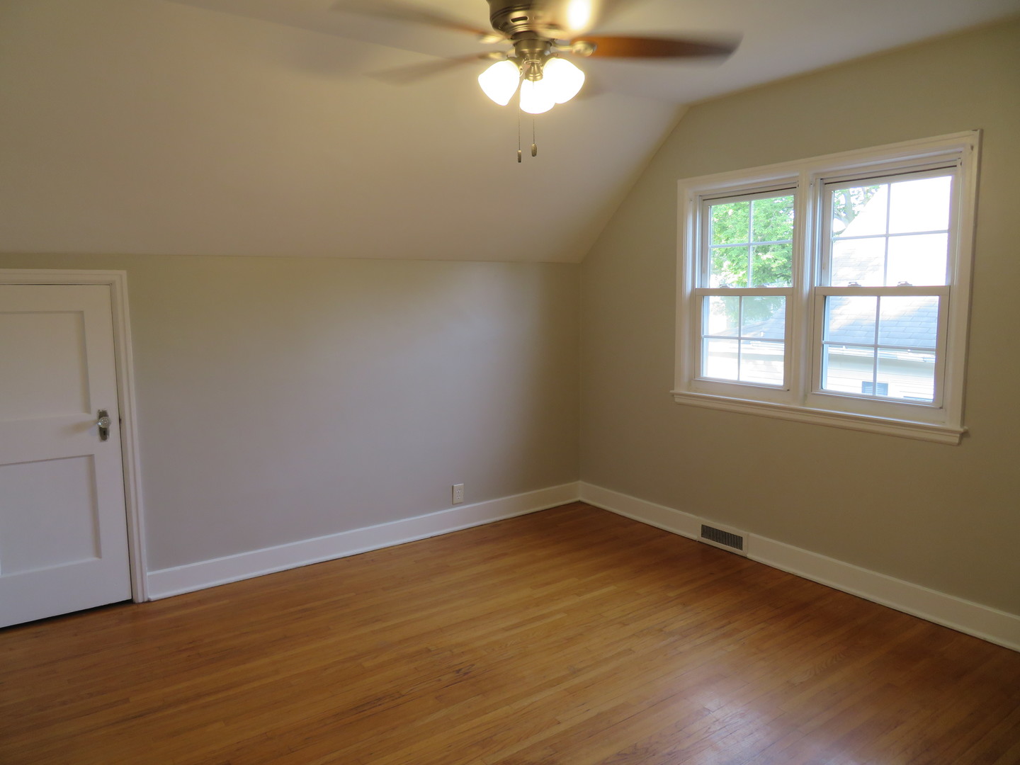 856 E Jefferson Street Property Photo 13