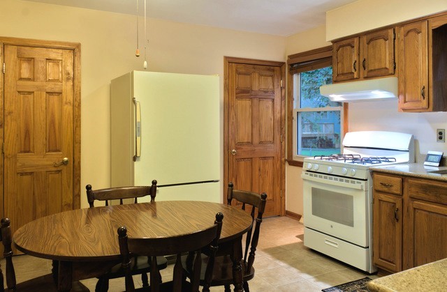 576 Elm Street Property Photo 5