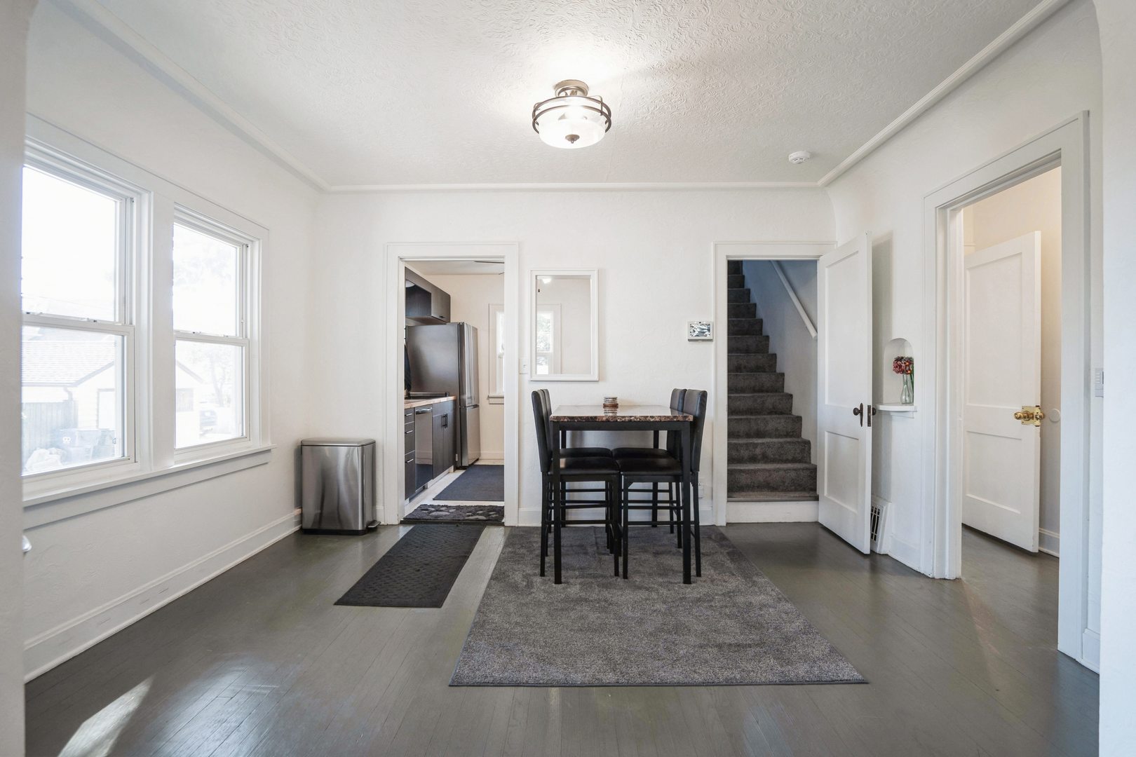 2216 N Sturdevant Street Property Photo 5