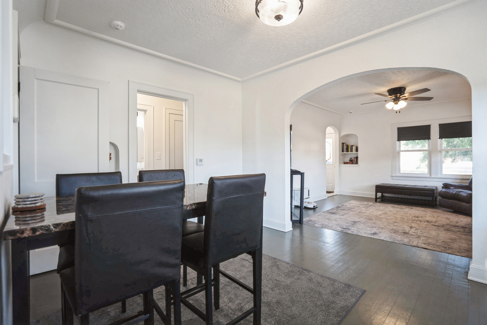 2216 N Sturdevant Street Property Photo 6