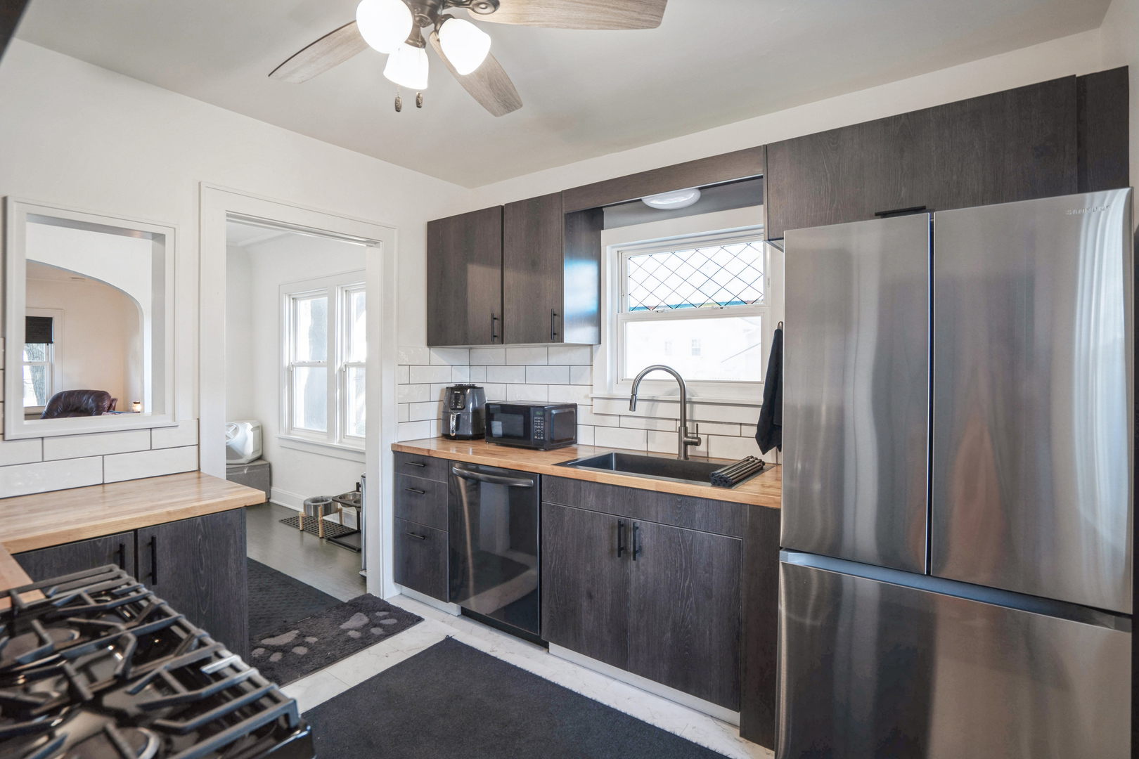 2216 N Sturdevant Street Property Photo 8