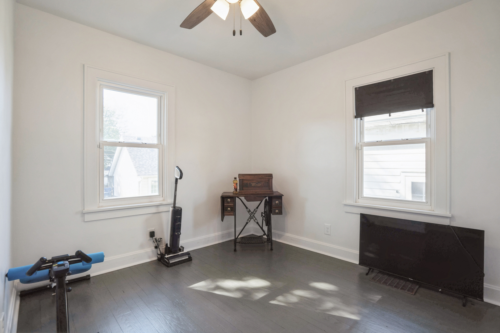 2216 N Sturdevant Street Property Photo 10