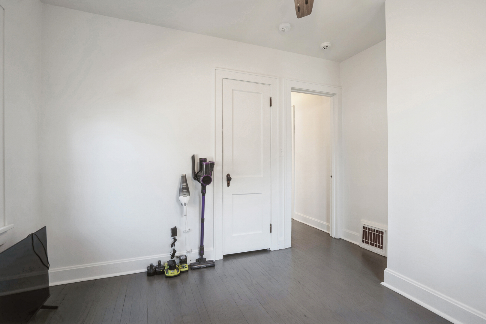 2216 N Sturdevant Street Property Photo 11