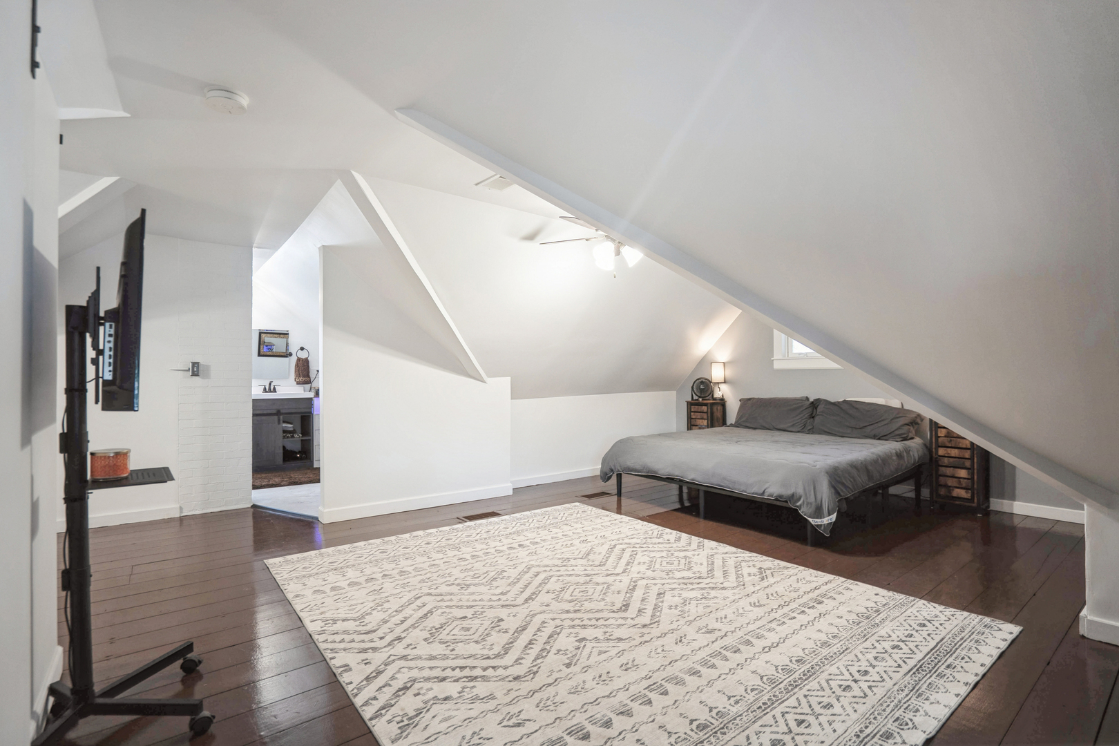 2216 N Sturdevant Street Property Photo 17