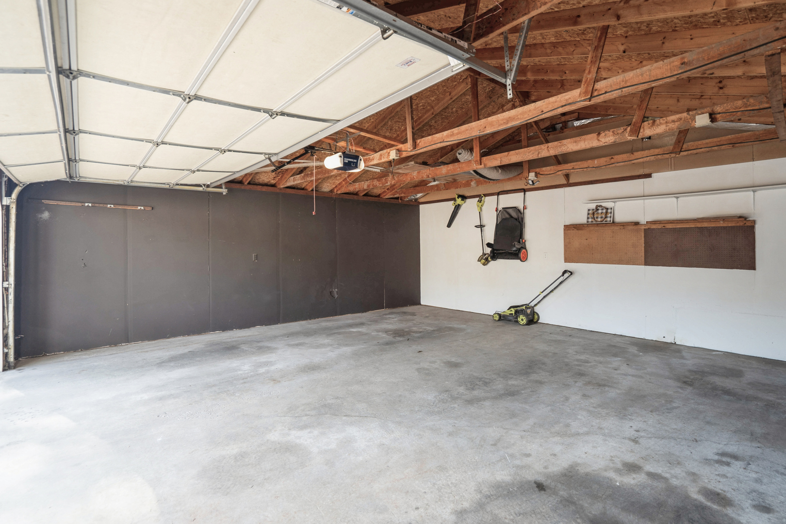 2216 N Sturdevant Street Property Photo 21