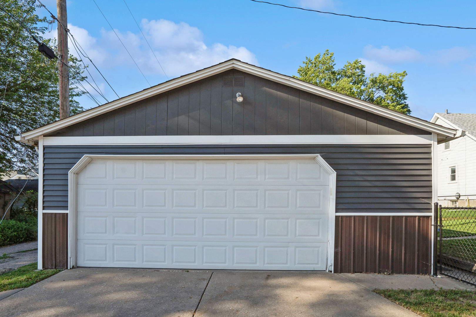 2216 N Sturdevant Street Property Photo 25