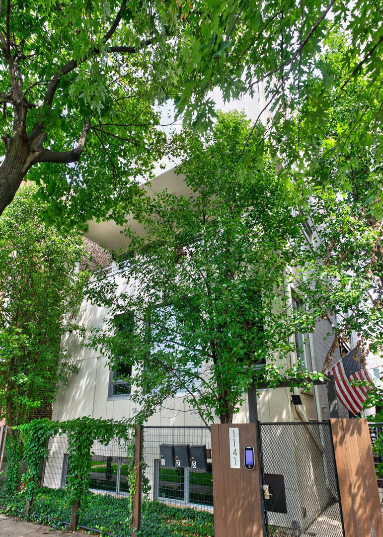 1141 N Leavitt Street 1 Property Photo 3