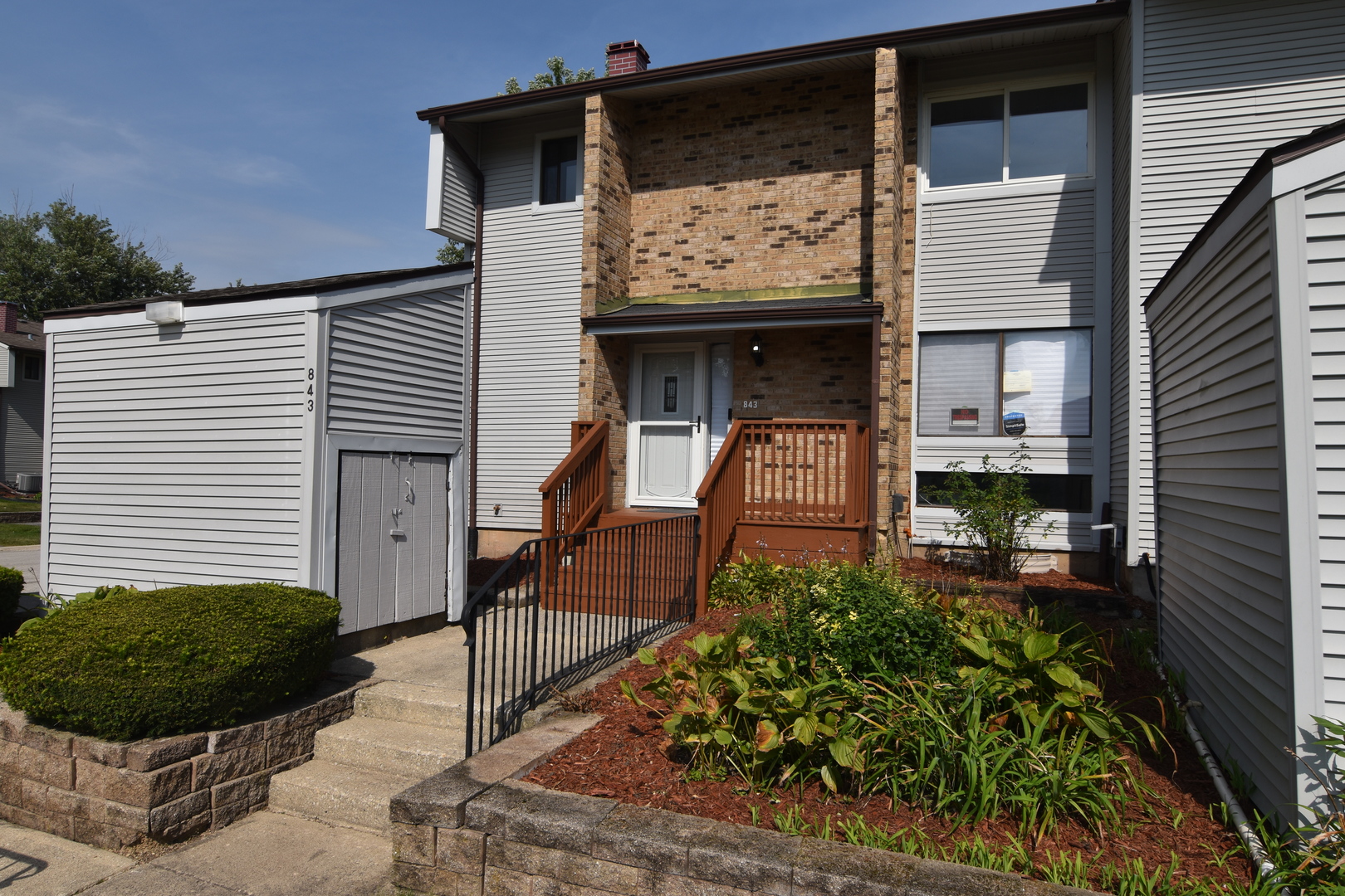 843 Oakside Lane Property Photo 1