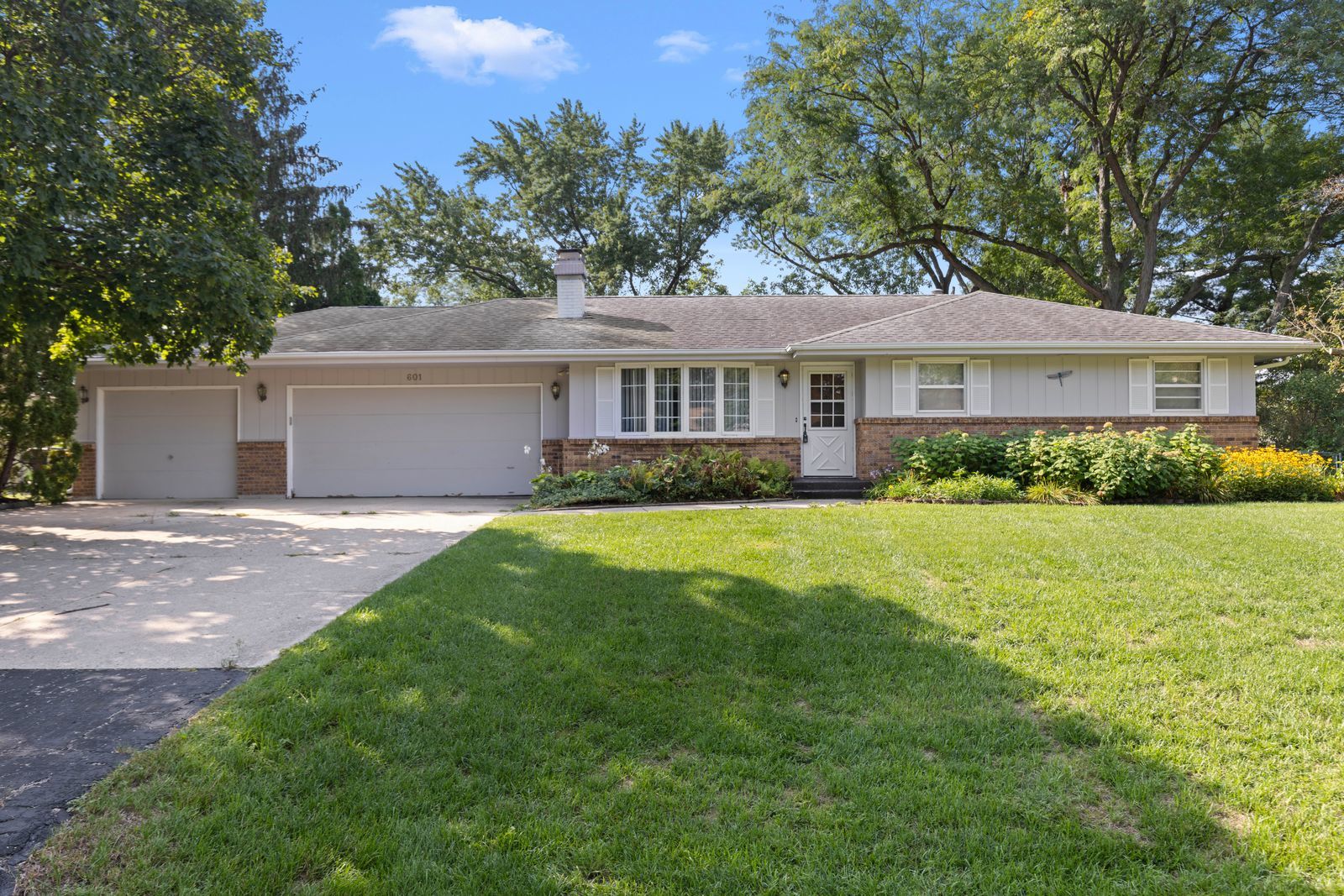 601 Windfield Lane Property Photo 1