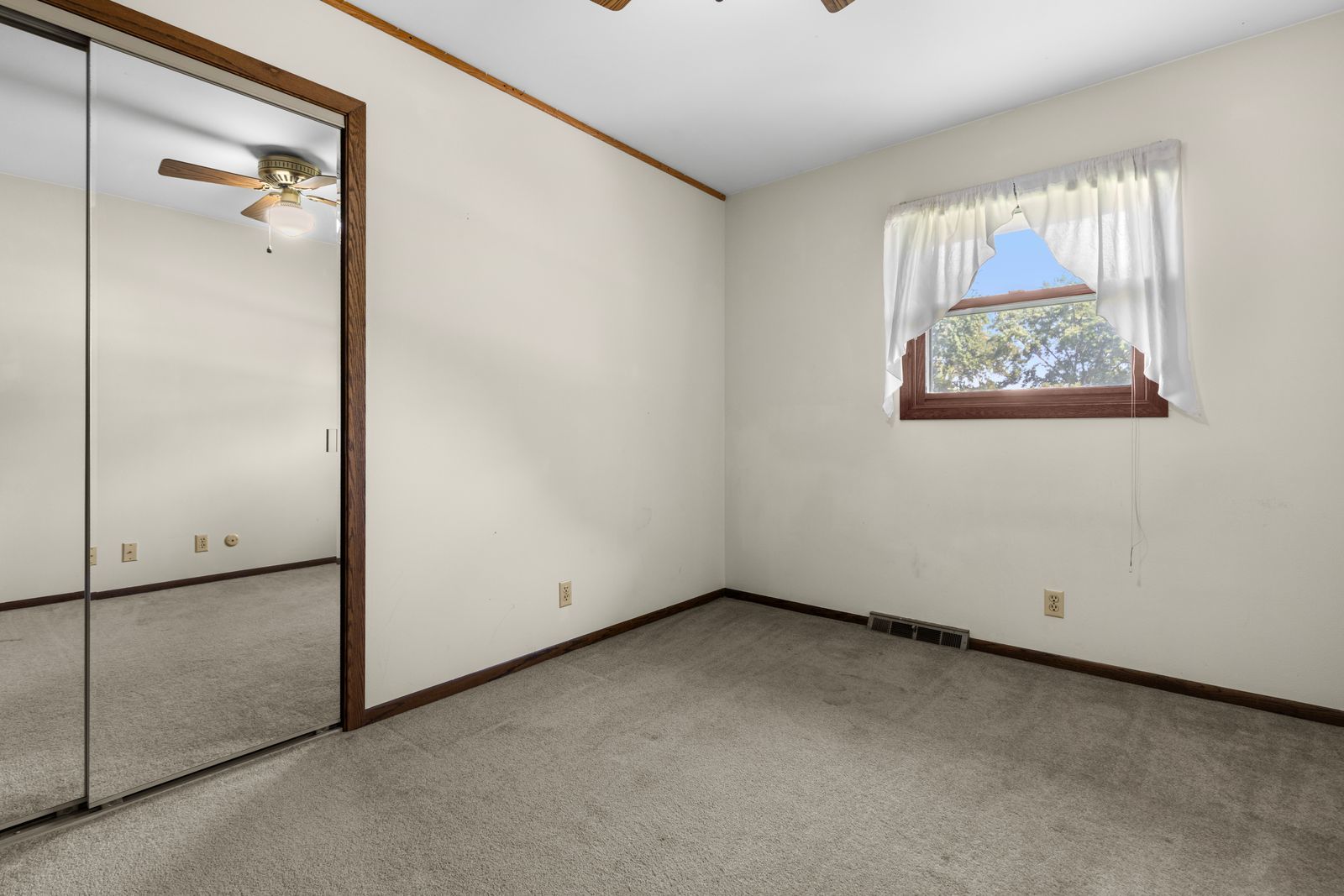 601 Windfield Lane Property Photo 7