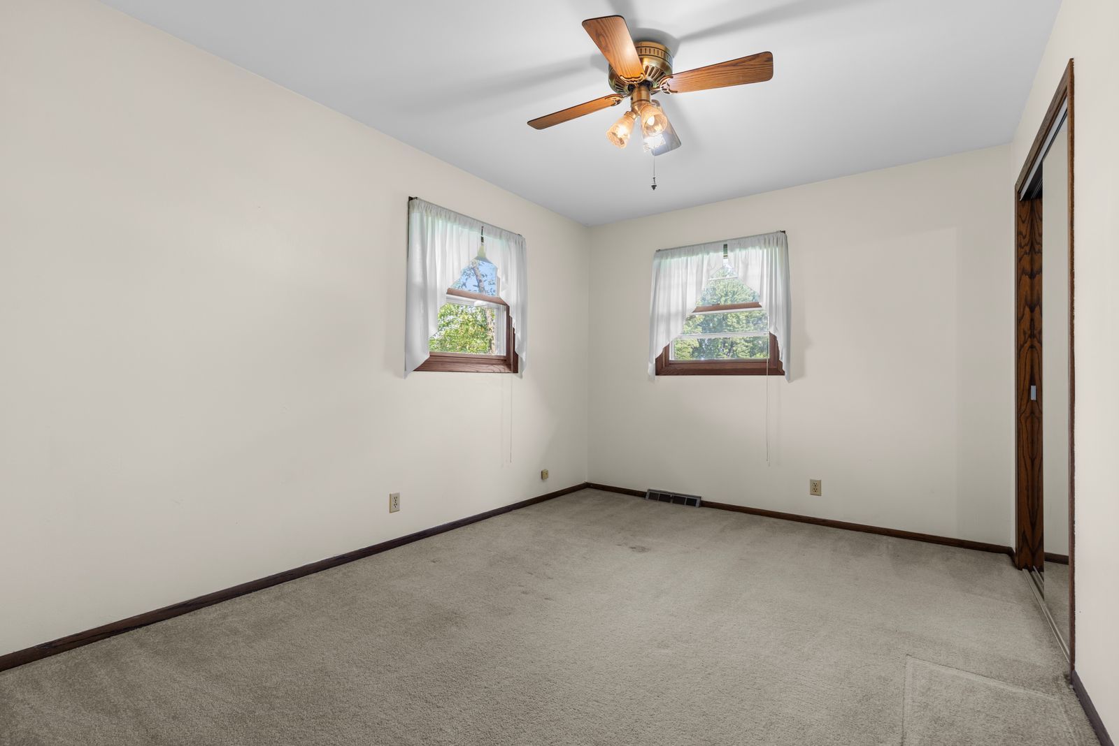 601 Windfield Lane Property Photo 10