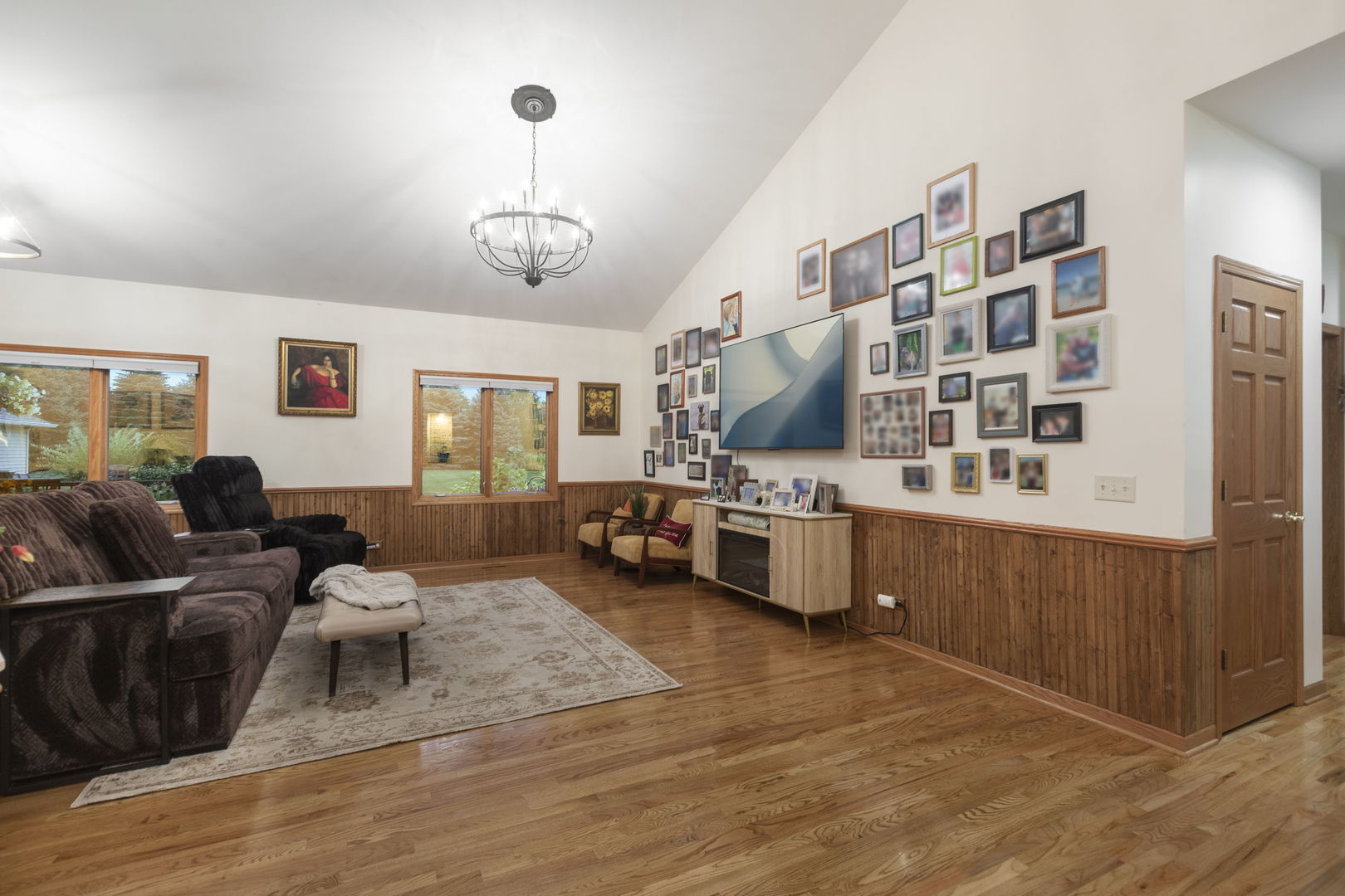 8404 Squirrel Drive Property Photo 3