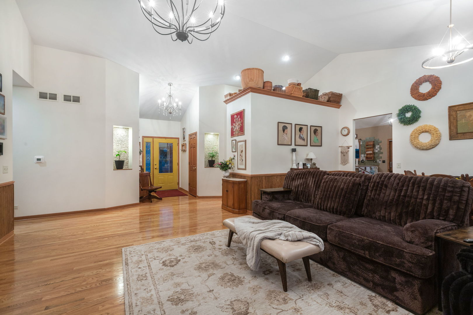 8404 Squirrel Drive Property Photo 4