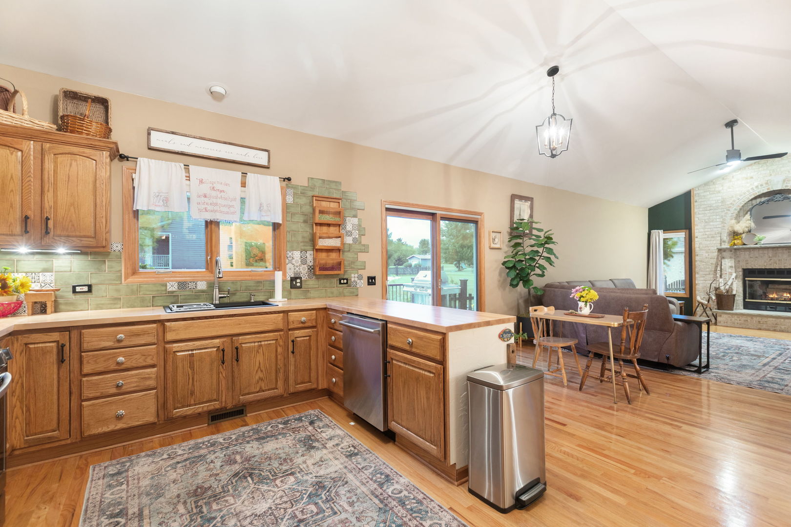8404 Squirrel Drive Property Photo 12