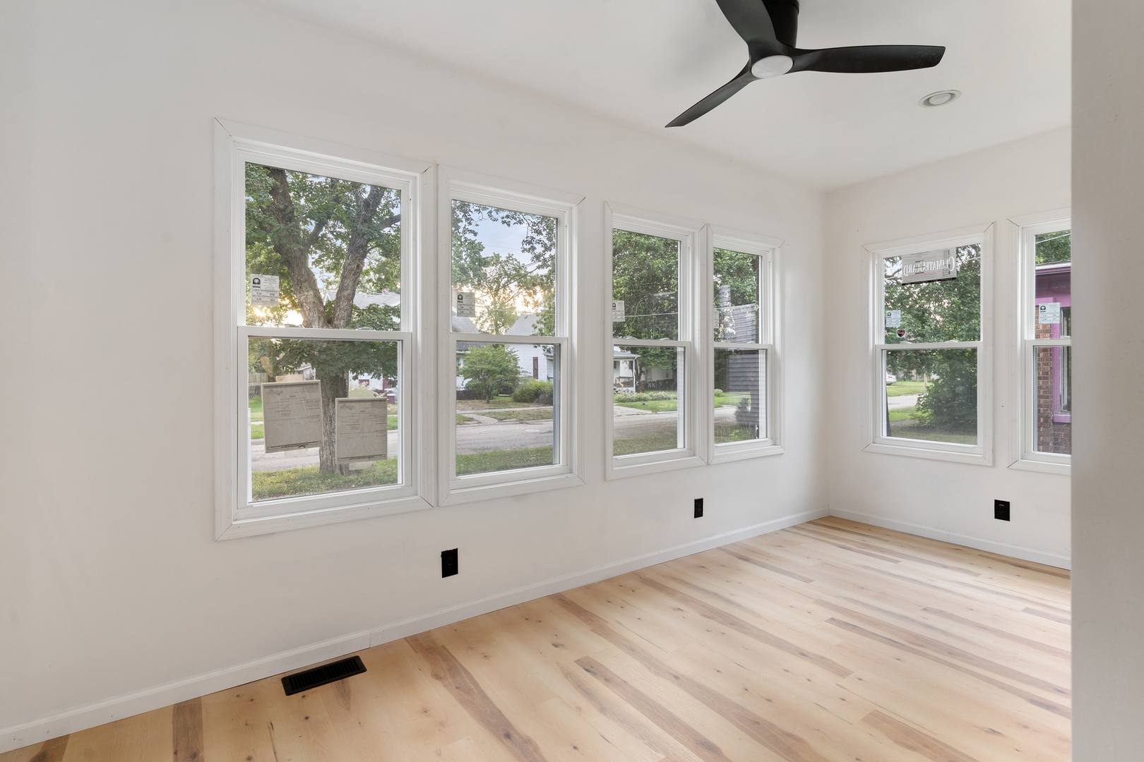 2230 10th Street Property Photo 2
