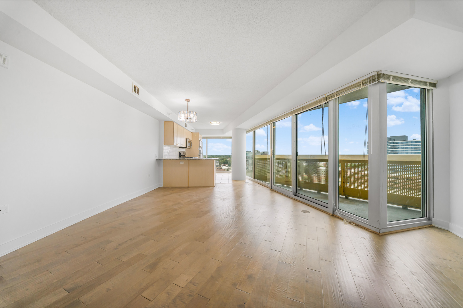 1720 Maple Avenue 1260 Property Photo 4