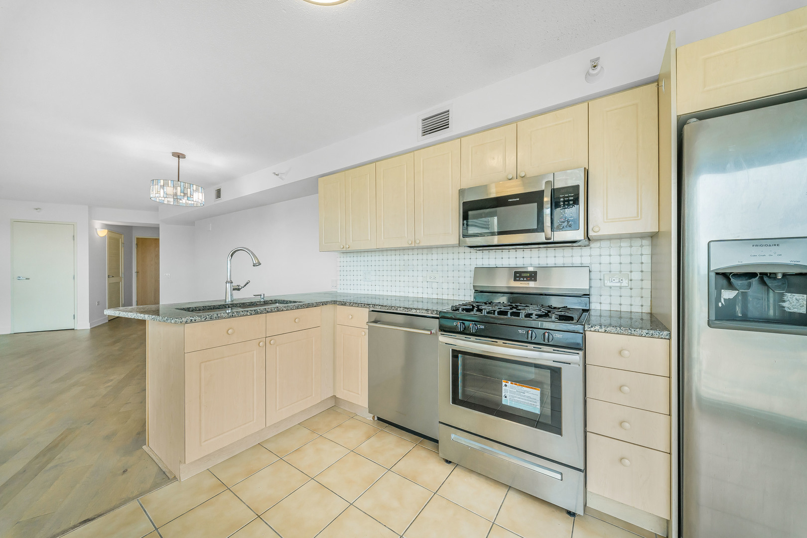 1720 Maple Avenue 1260 Property Photo 6