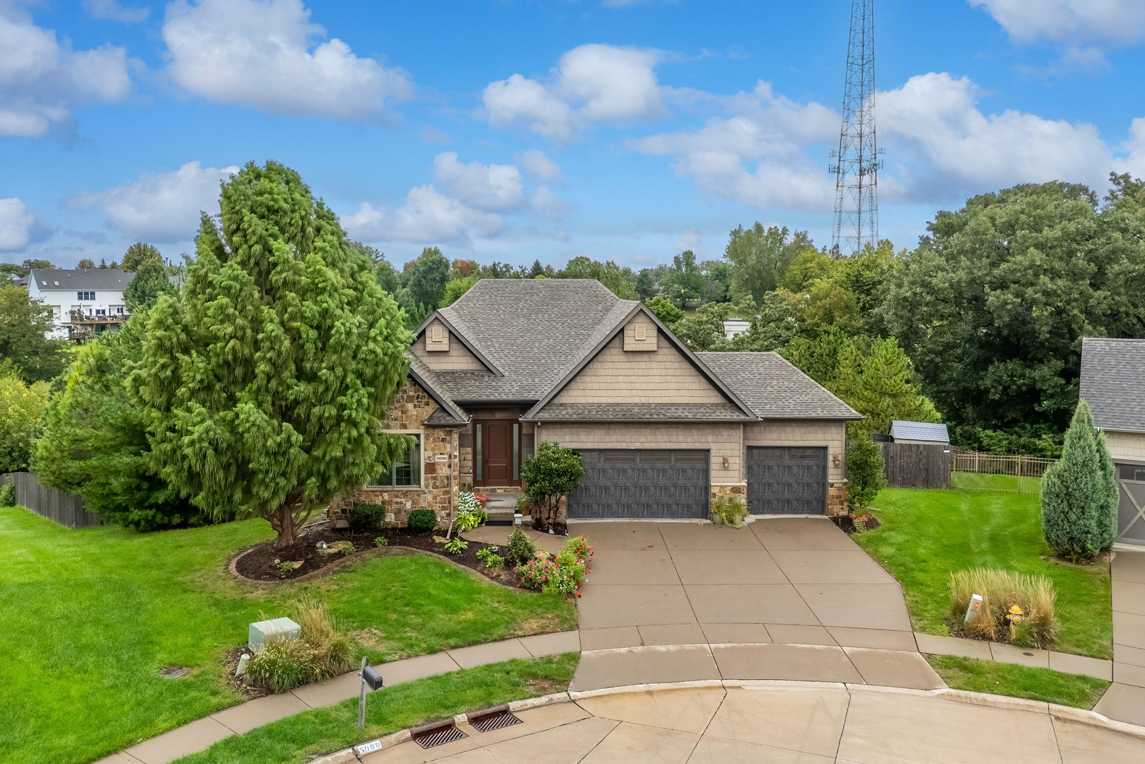 5090 Brittany Court Property Photo 2