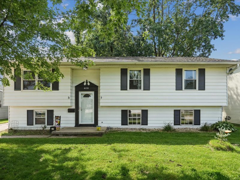 409 15th Place Property Photo 1