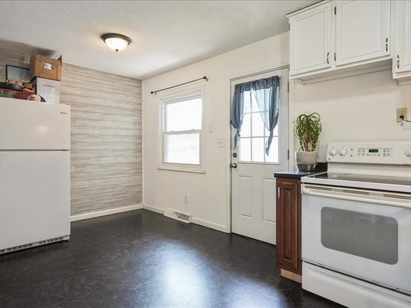 409 15th Place Property Photo 8