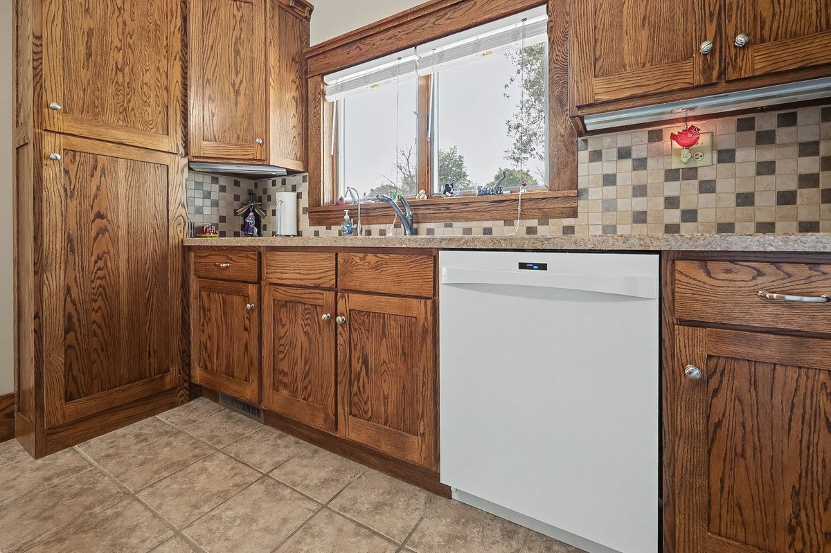 411 E Cherry Street Property Photo 10