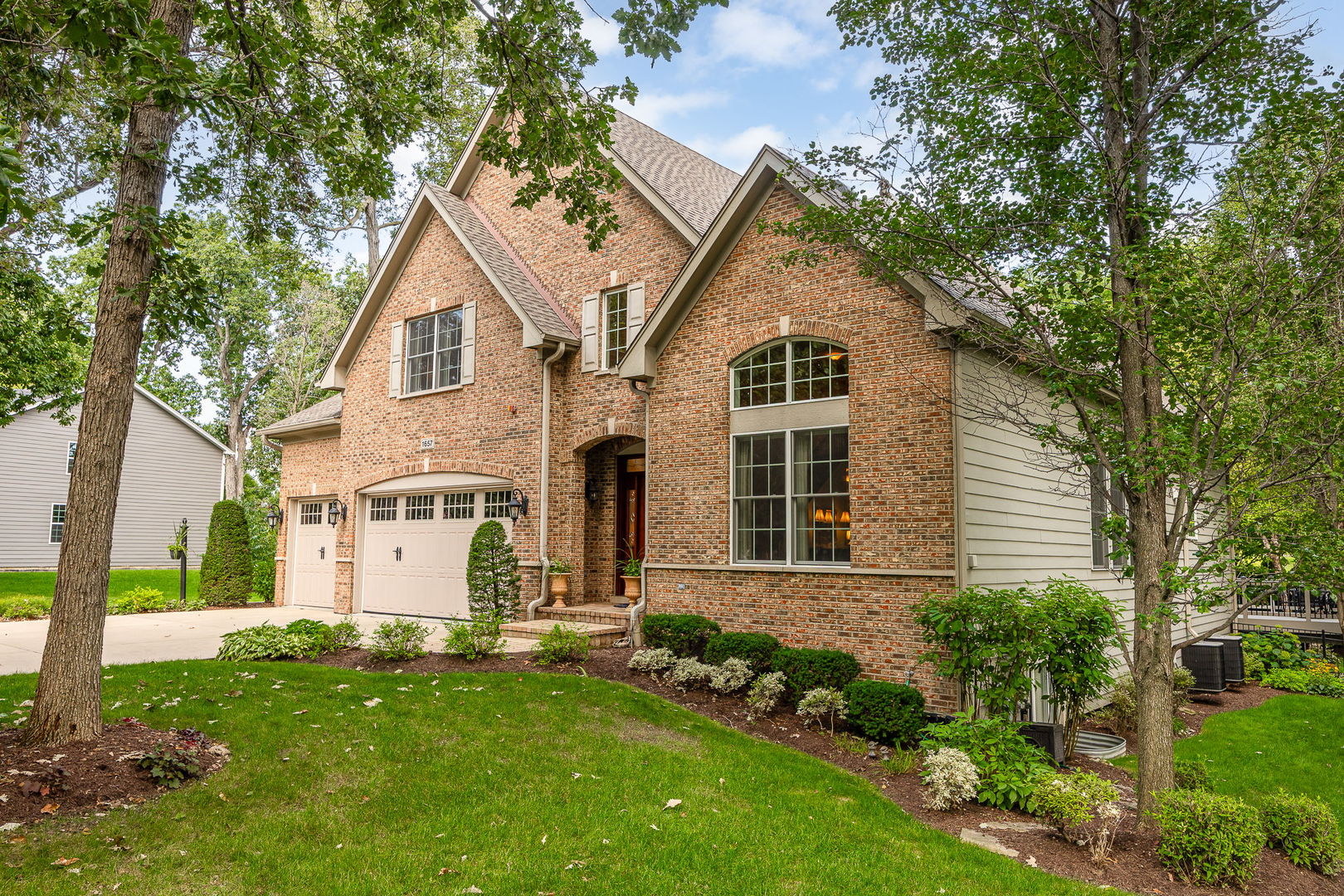 1657 Hickory Drive Property Photo 4