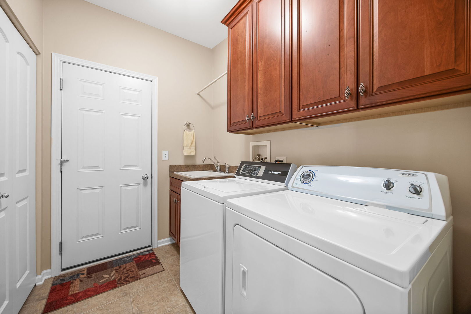 1657 Hickory Drive Property Photo 28