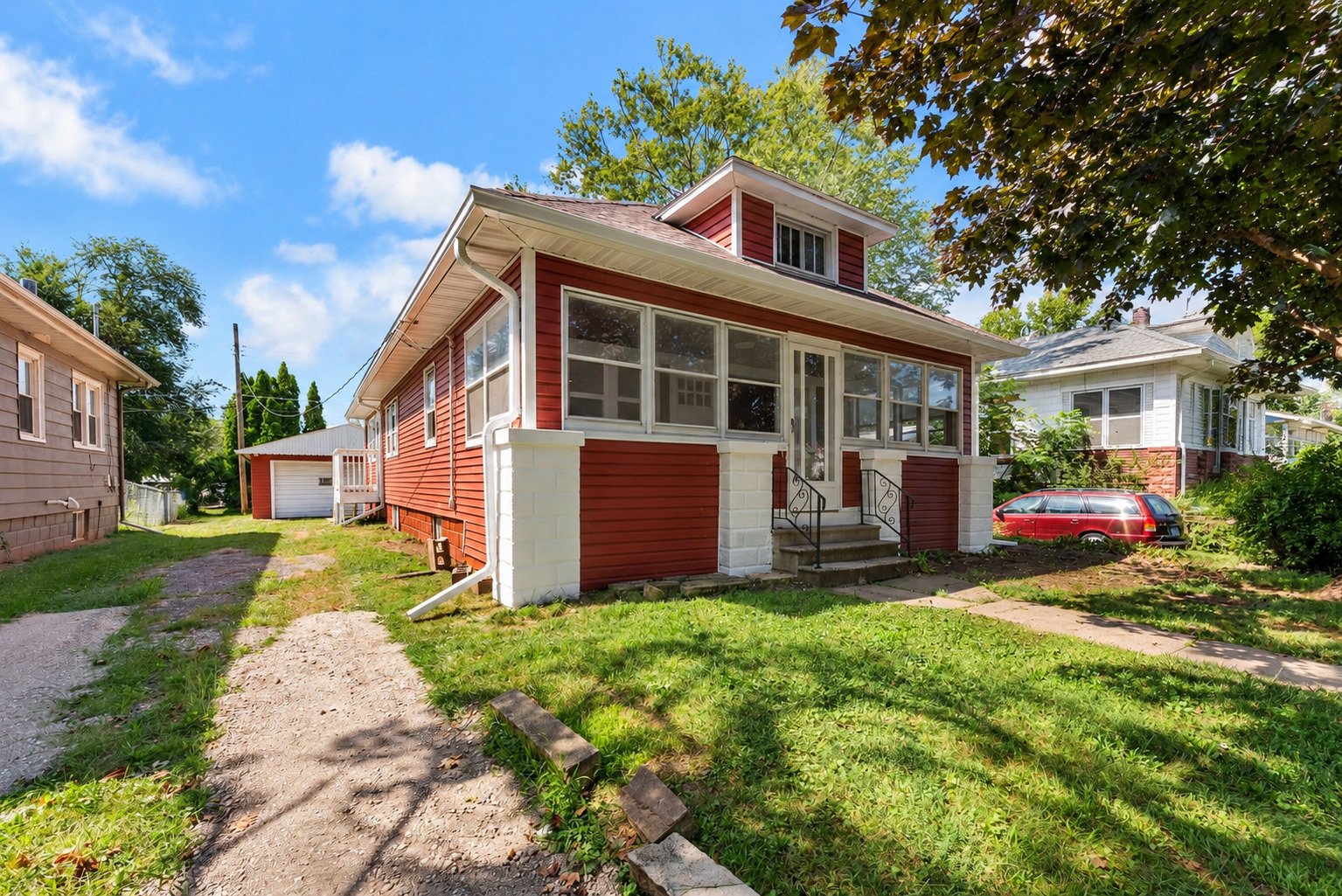 417 48th Street Property Photo 2