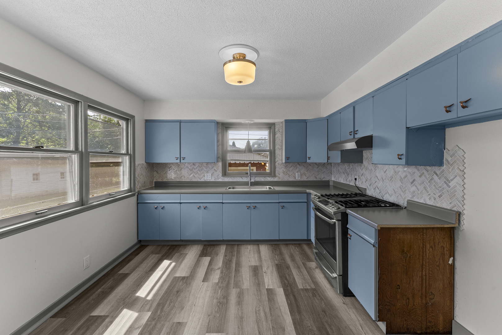 417 48th Street Property Photo 7