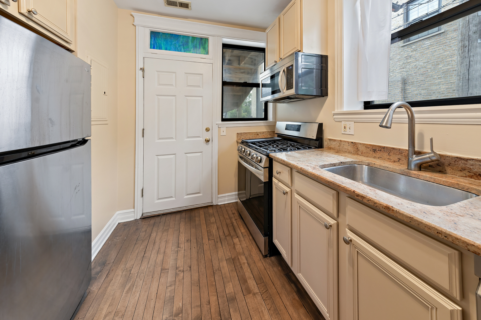 2211 W Winona Street 1 Property Photo 3